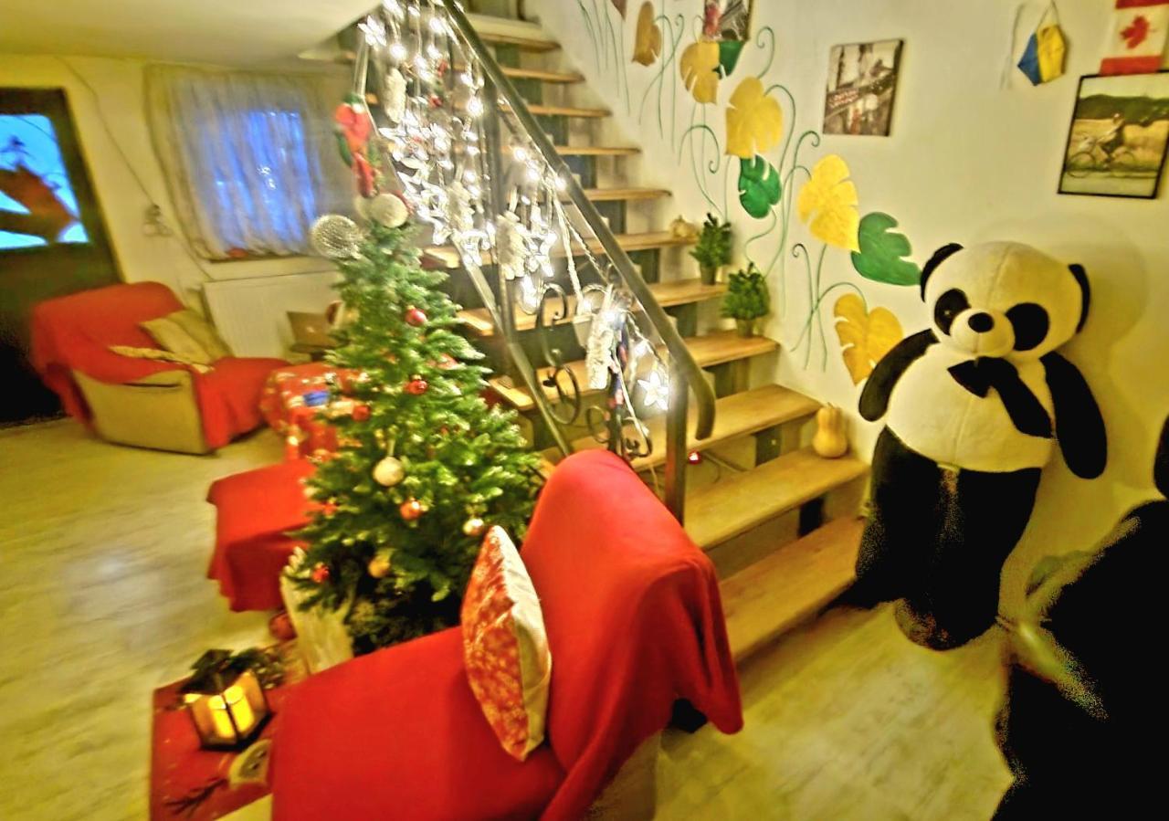 Happy Pandasn12 Hotell Borjomi Exteriör bild