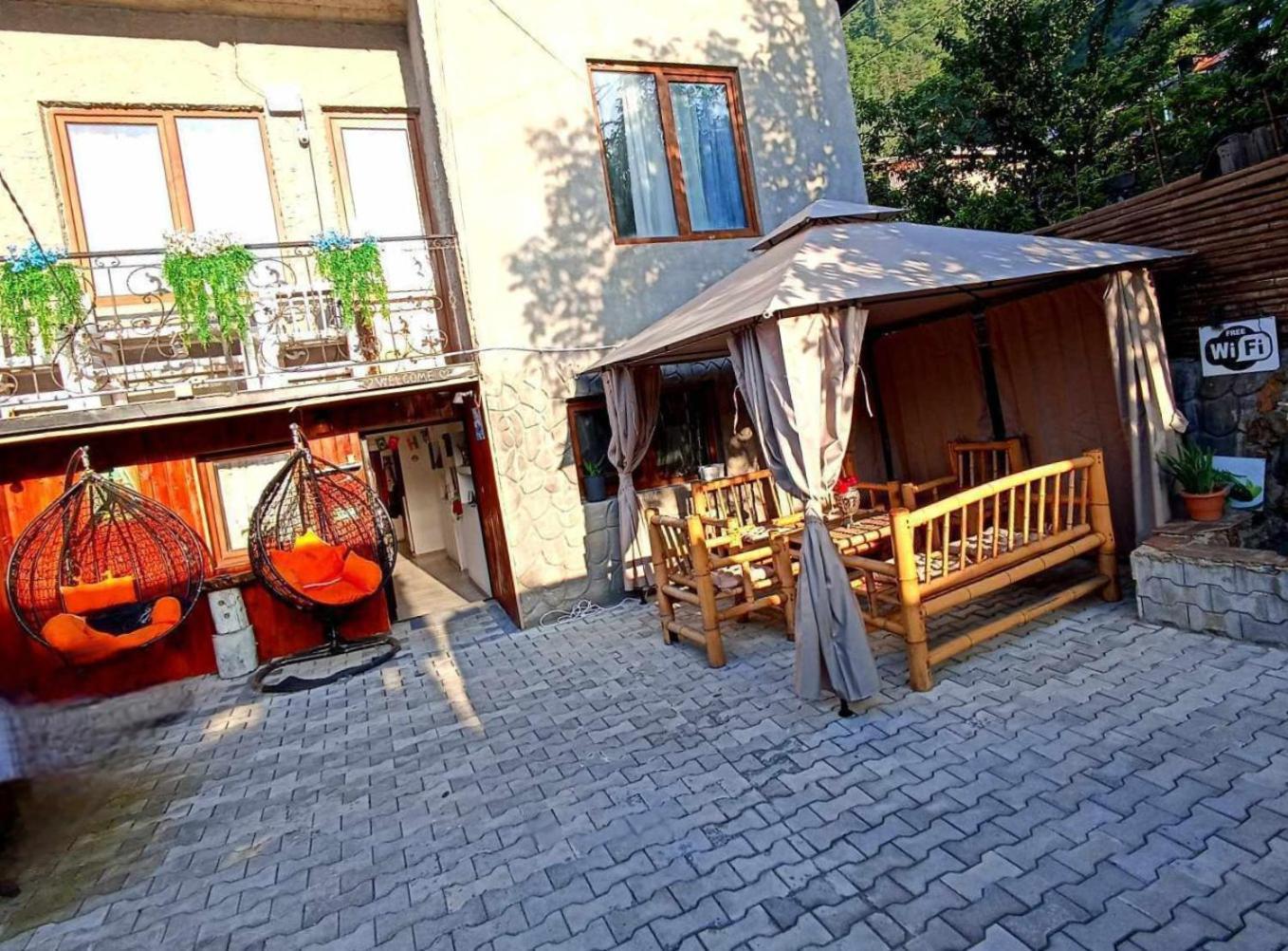 Happy Pandasn12 Hotell Borjomi Exteriör bild
